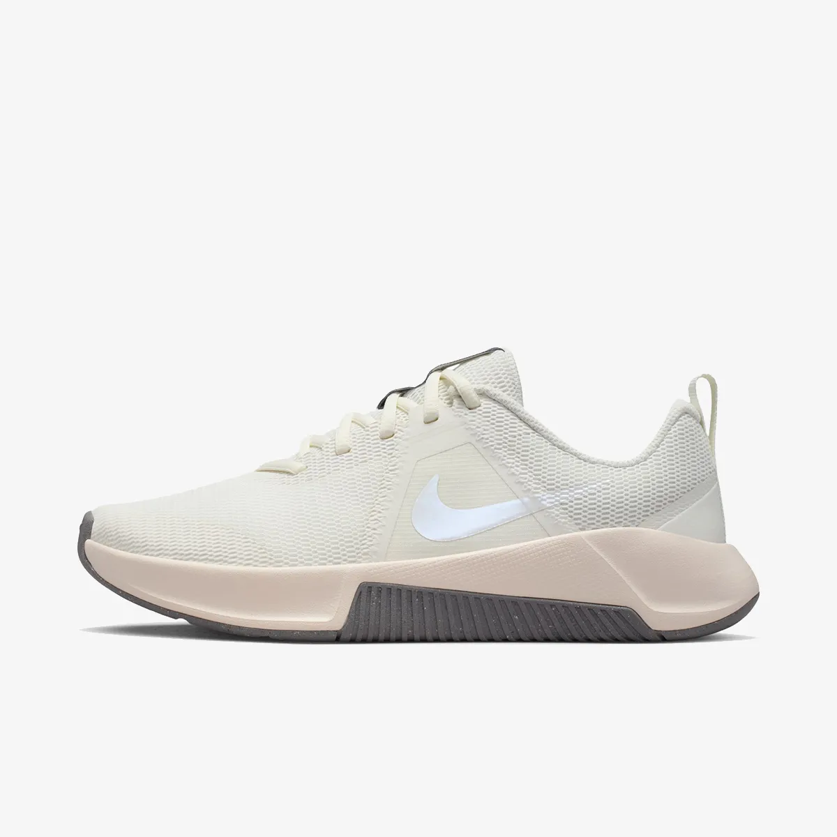 Trainer 3, Bela