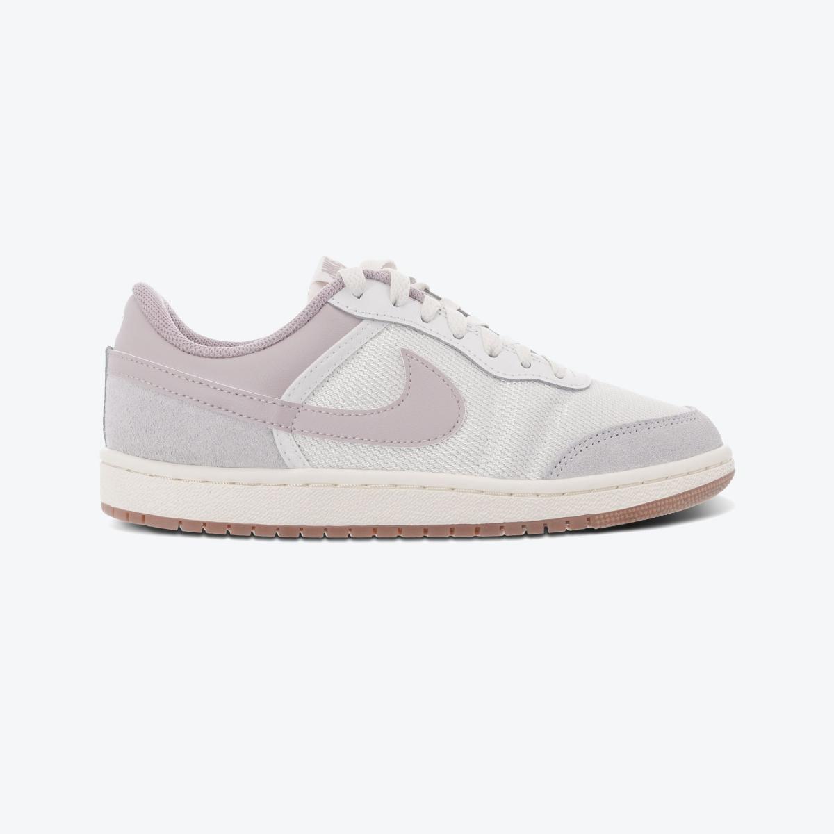 air skyline low